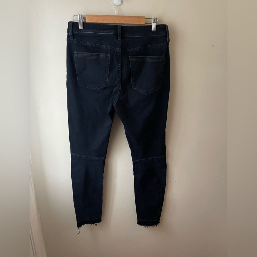 High-Rise Black Skinny Jeans - Picture 4 of 16